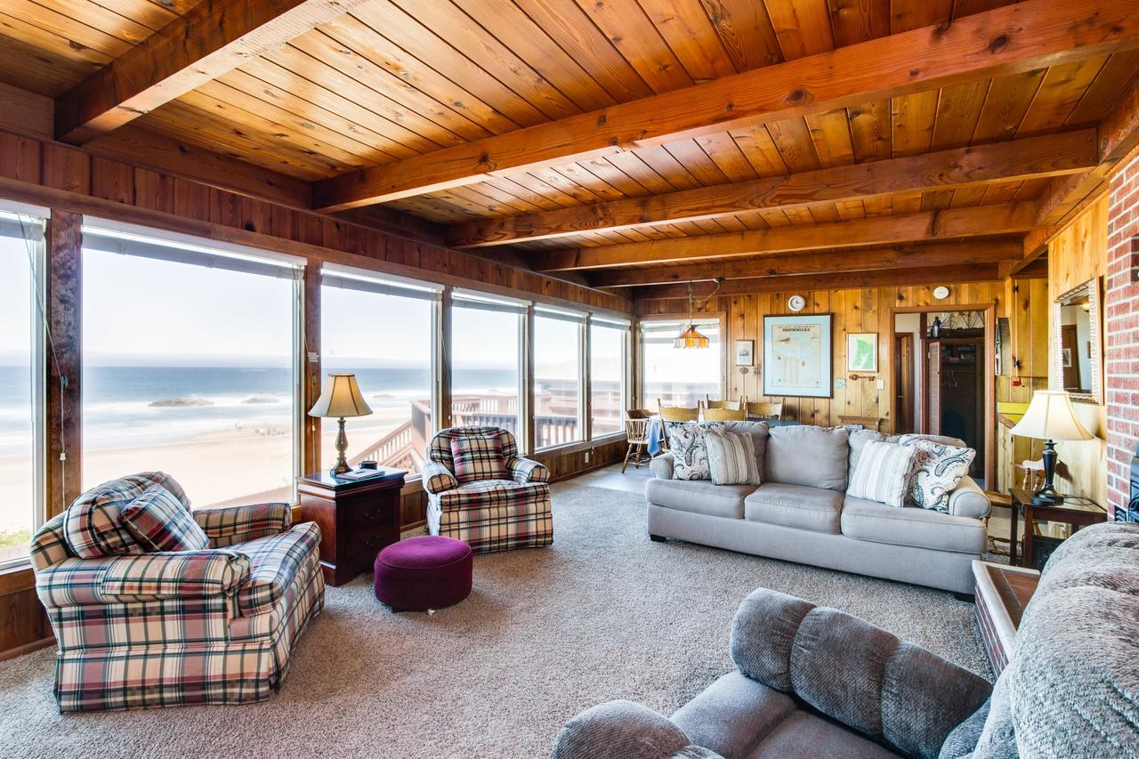 Lincoln City Beach Front Vacation Rental Exterior photo