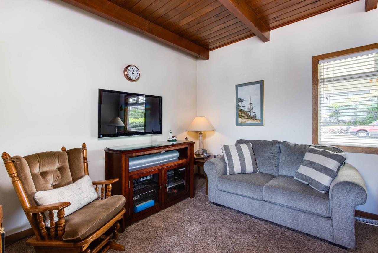 Lincoln City Beach Front Vacation Rental Exterior photo